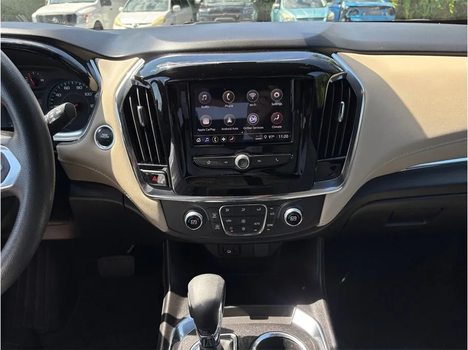 Chevrolet Traverse photo 11