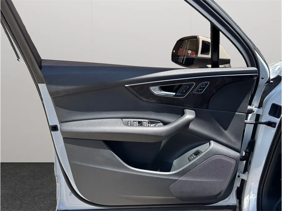 Audi Q7 photo 21