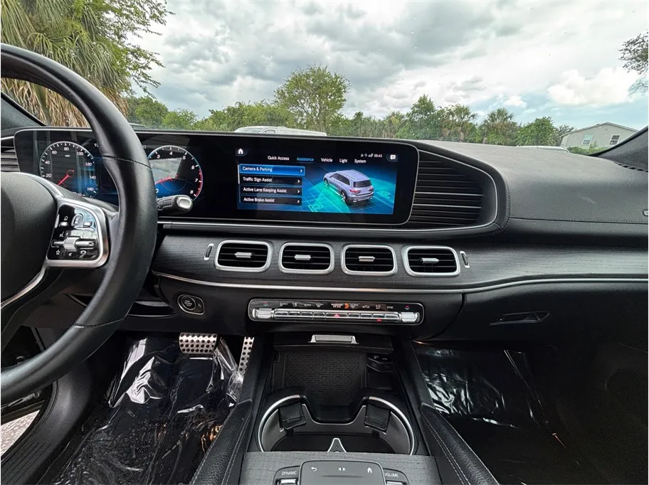 Mercedes-Benz GLS photo 11