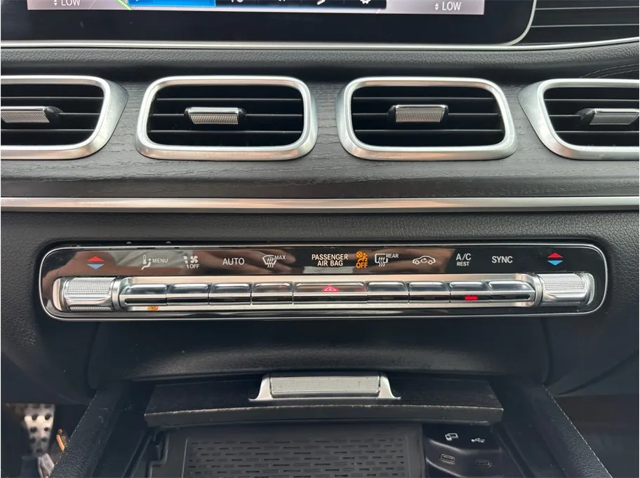 Mercedes-Benz GLS photo 34