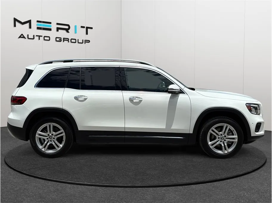 Mercedes-Benz GLB photo 10