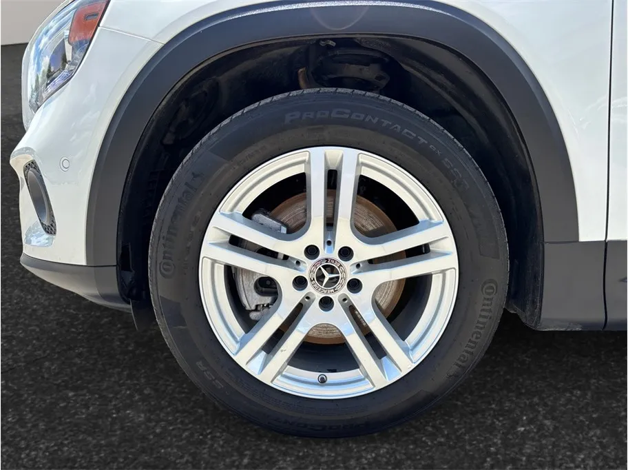 Mercedes-Benz GLB photo 12