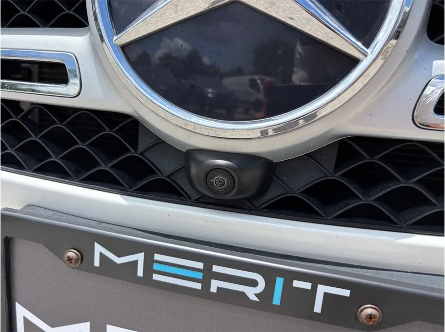 Mercedes-Benz GLB photo 14