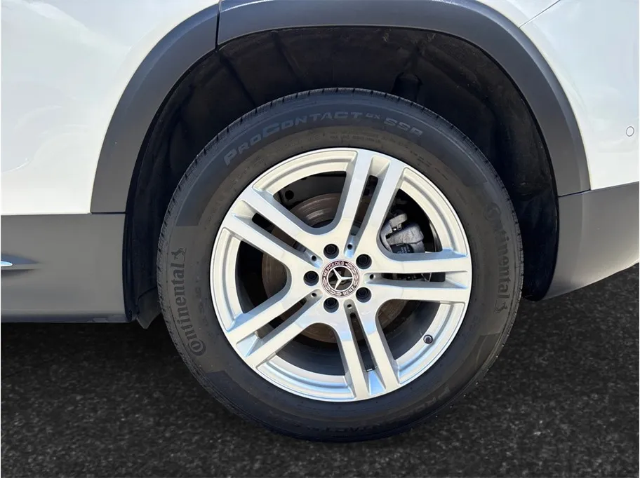 Mercedes-Benz GLB photo 15