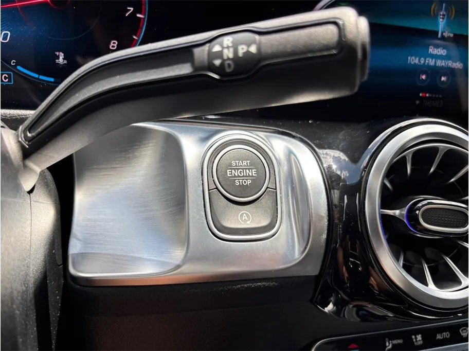Mercedes-Benz GLB photo 29