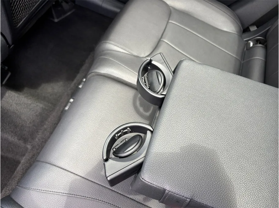 Mercedes-Benz GLB photo 41
