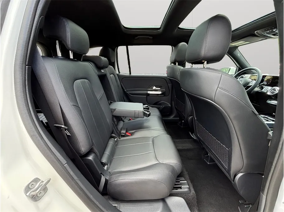 Mercedes-Benz GLB photo 42