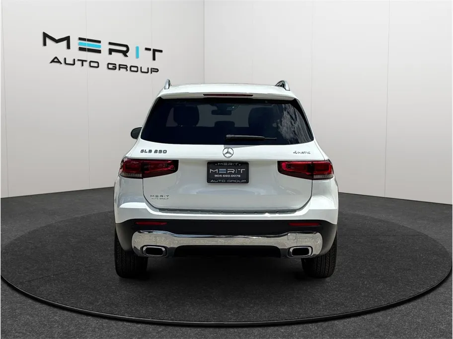 Mercedes-Benz GLB photo 8