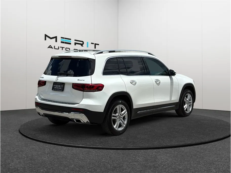 Mercedes-Benz GLB photo 9