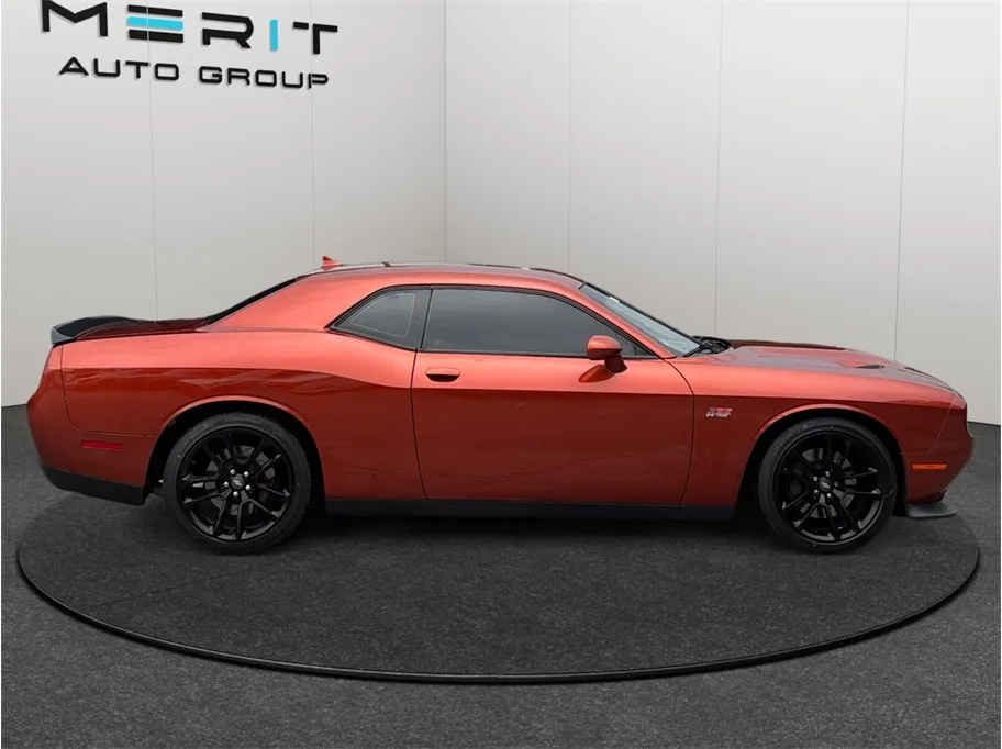 Dodge Challenger photo 10
