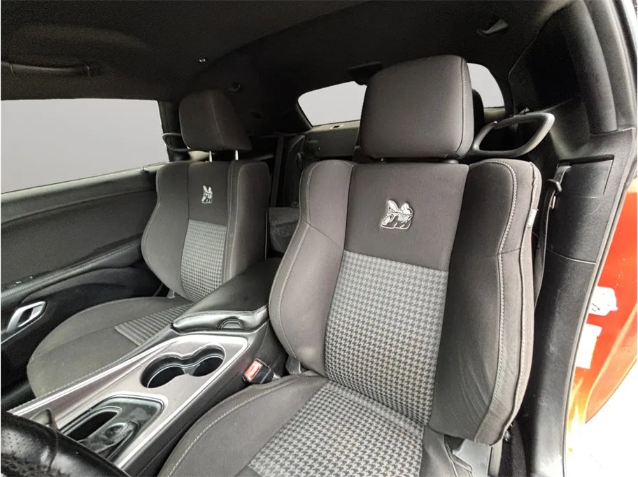 Dodge Challenger photo 17