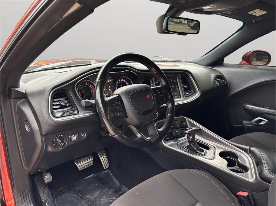 Dodge Challenger photo 6