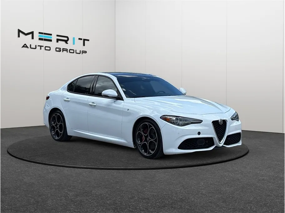 2022 Alfa Romeo Giulia Ti Sedan 4D