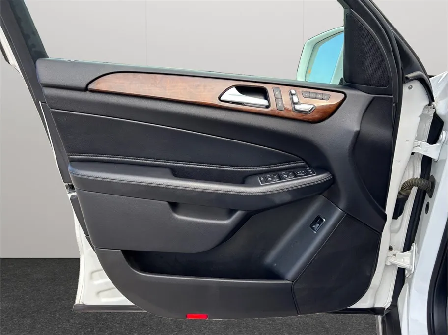 Mercedes-Benz GLS photo 21
