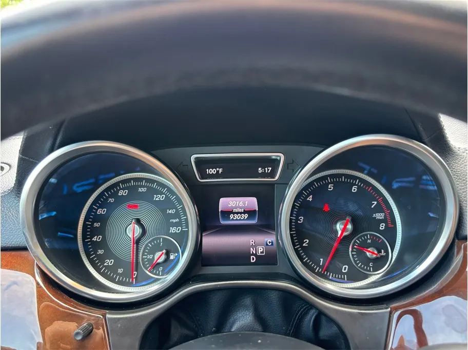 Mercedes-Benz GLS photo 23