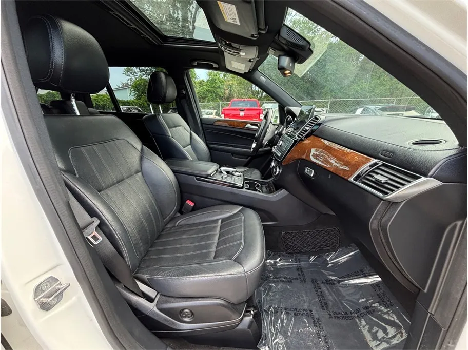 Mercedes-Benz GLS photo 42