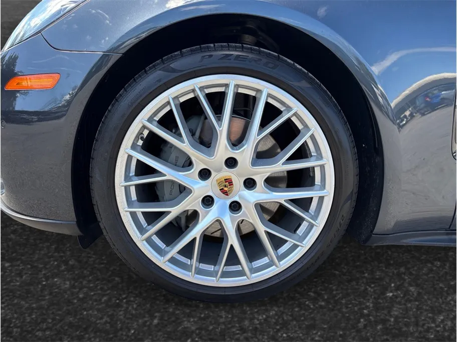 Porsche Panamera photo 12