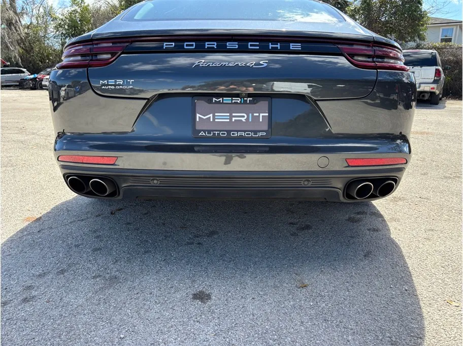Porsche Panamera photo 15