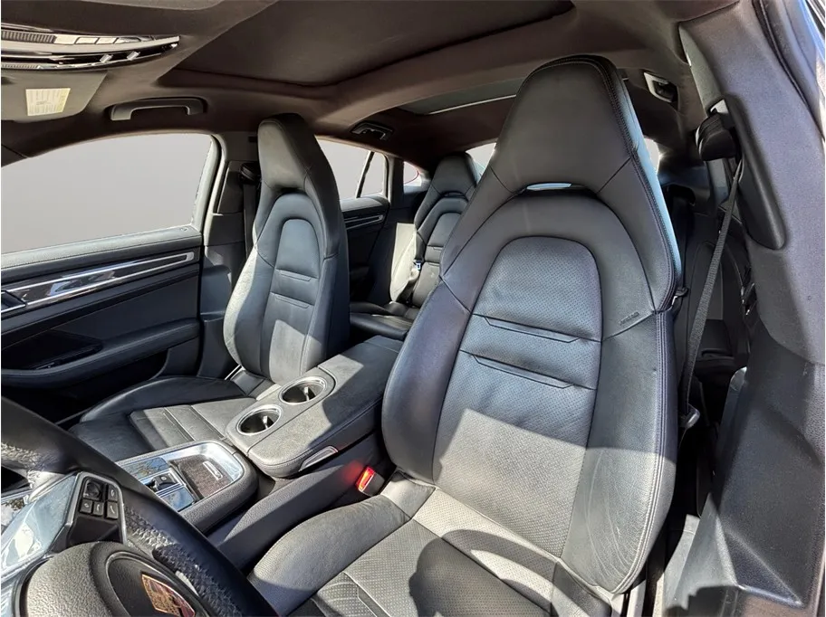 Porsche Panamera photo 18