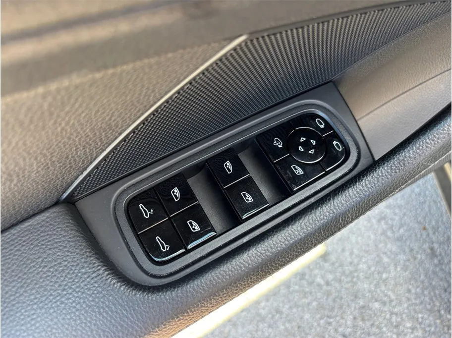 Porsche Panamera photo 21