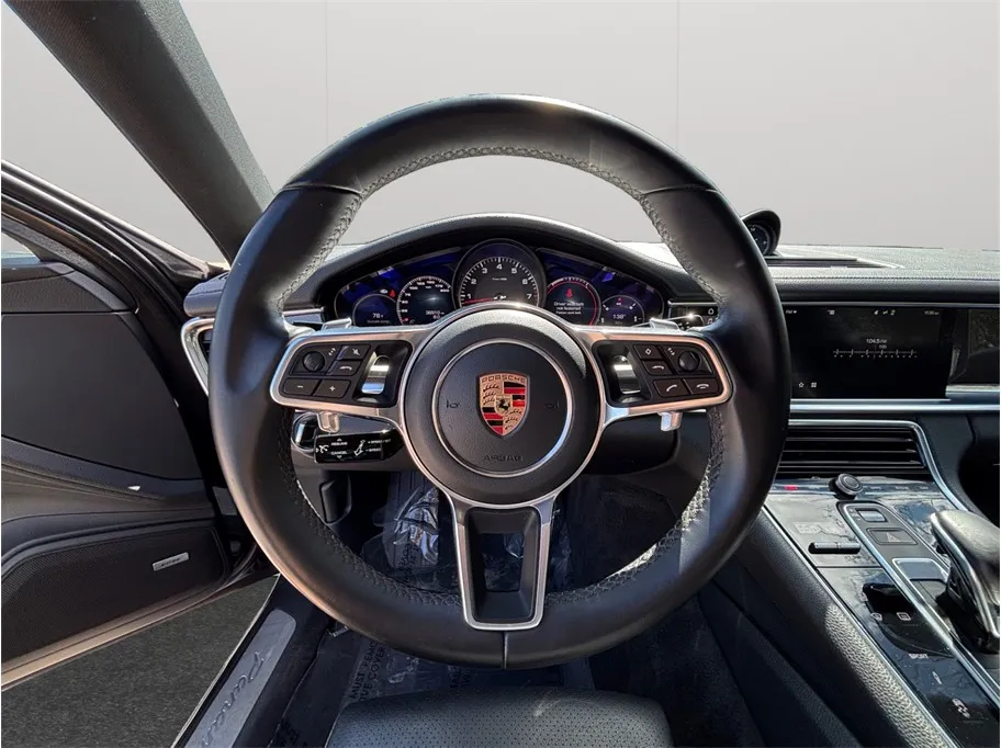 Porsche Panamera photo 25