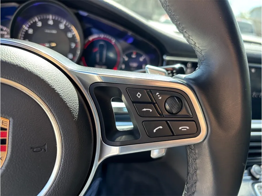 Porsche Panamera photo 27
