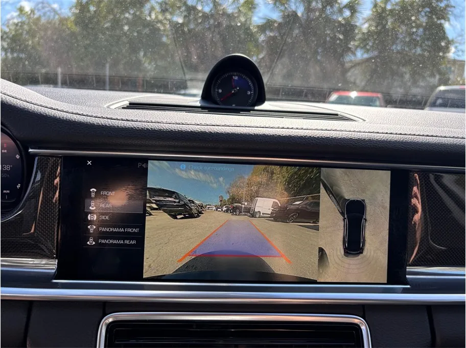 Porsche Panamera photo 31
