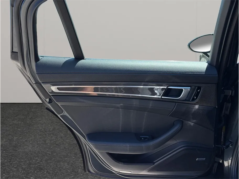 Porsche Panamera photo 40