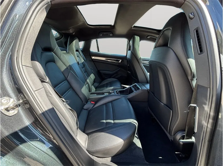 Porsche Panamera photo 44