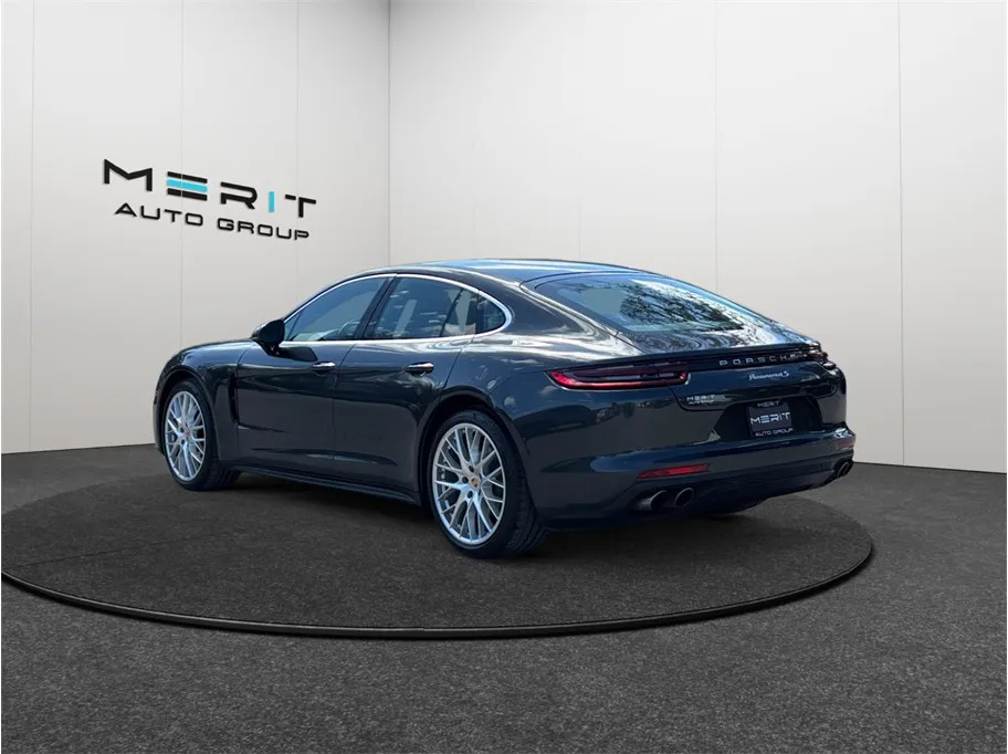 Porsche Panamera photo 7