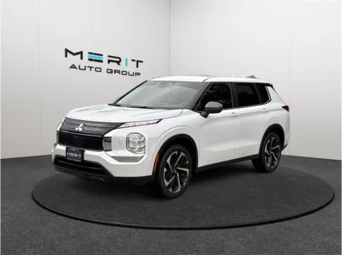 More photos of 2022 Mitsubishi Outlander ES Sport Utility 4D at Merit Auto Group Atlantic, FL