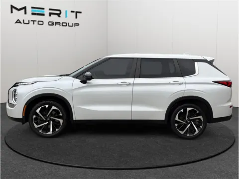 More photos of 2022 Mitsubishi Outlander ES Sport Utility 4D at Merit Auto Group Atlantic, FL
