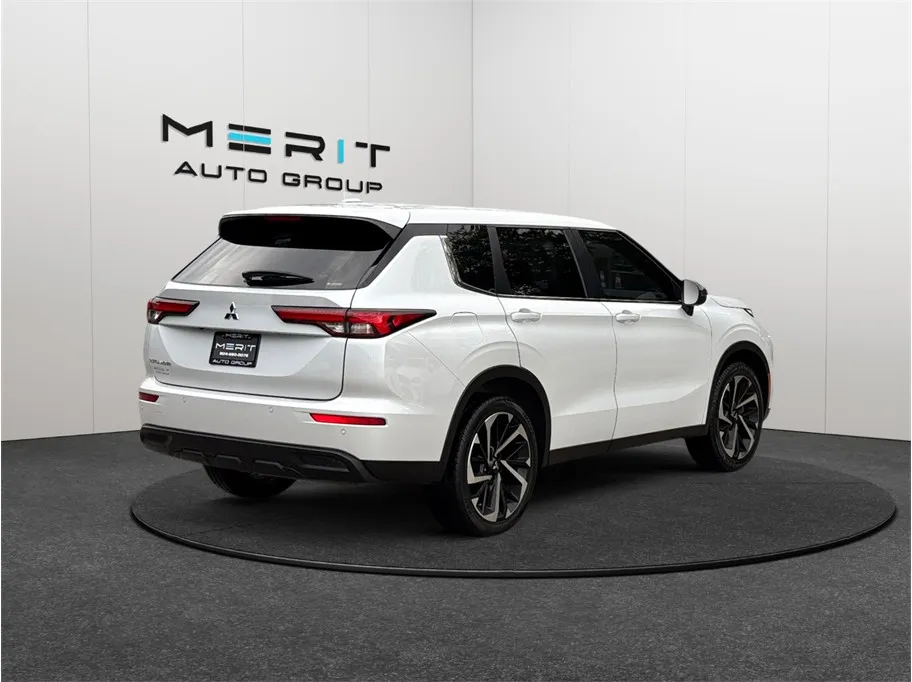 Mitsubishi Outlander photo 9
