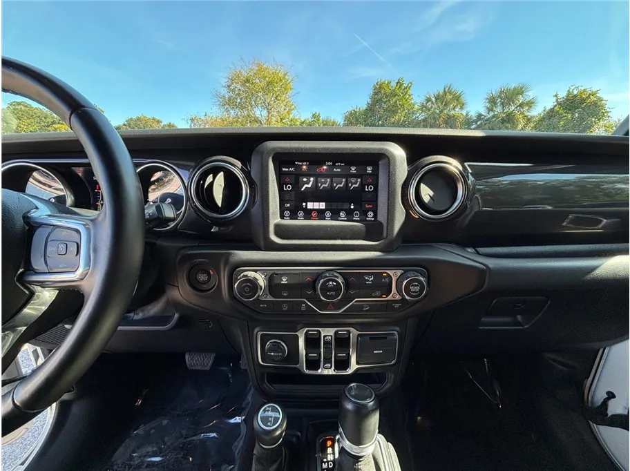 2021 Jeep Wrangler Unlimited Sahara Altitude - Photo 11