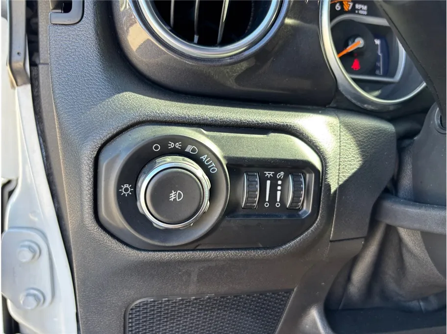2021 Jeep Wrangler Unlimited Sahara Altitude - Photo 28