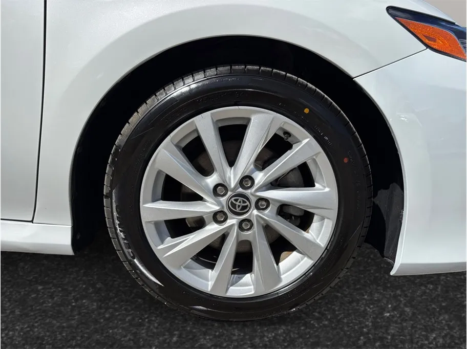 Toyota Camry photo 13