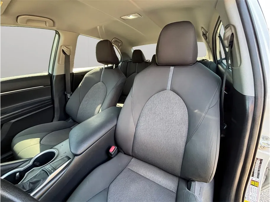 Toyota Camry photo 14