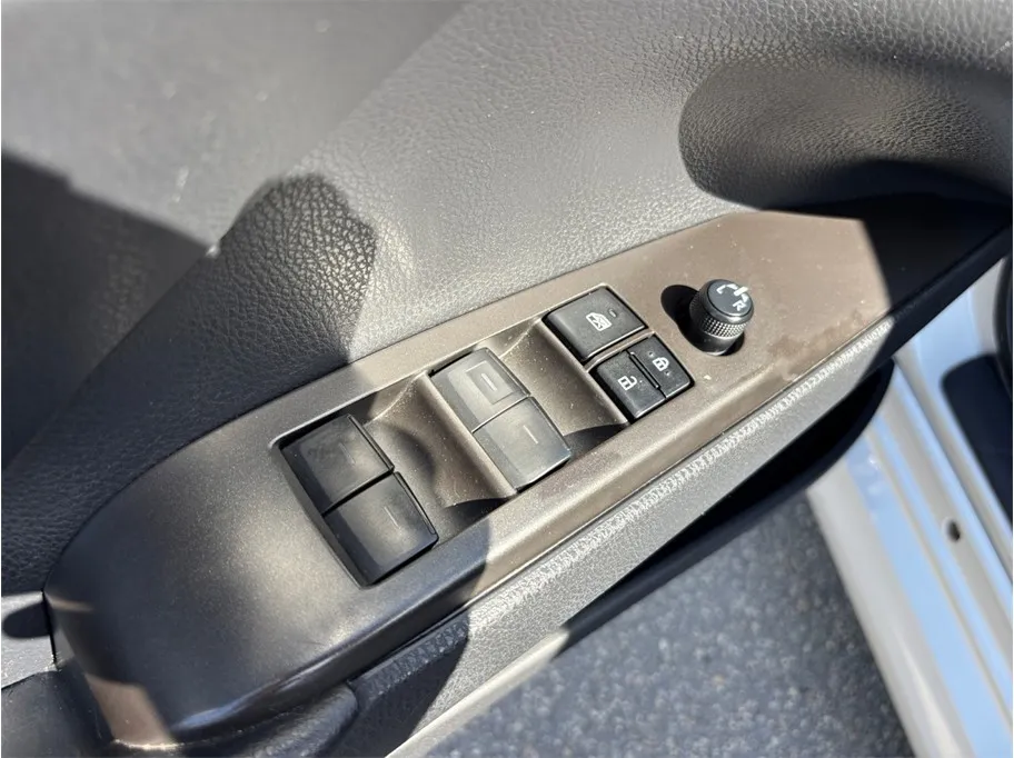 Toyota Camry photo 17