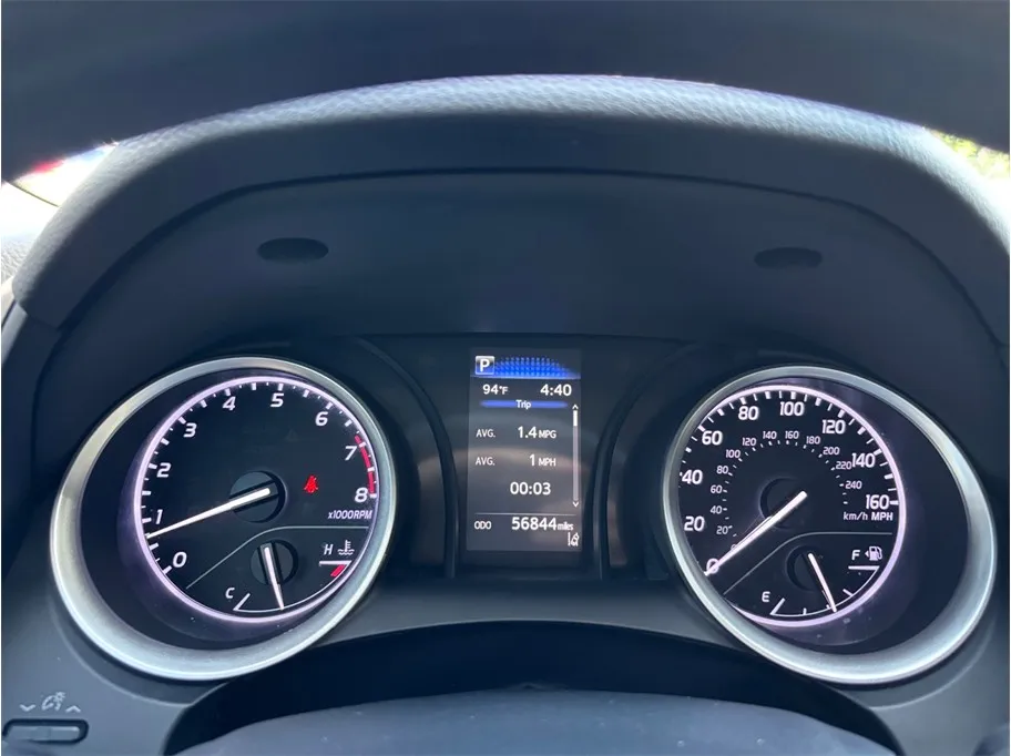 Toyota Camry photo 18