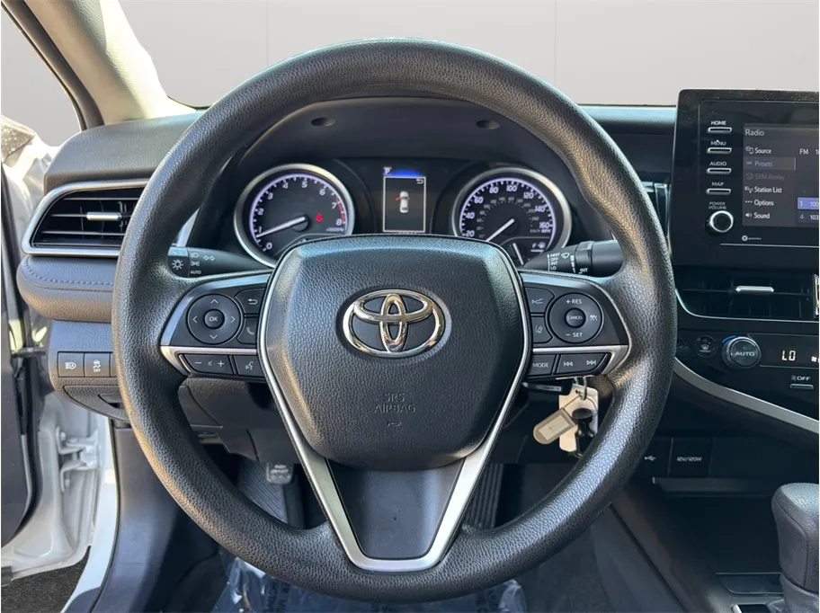Toyota Camry photo 19