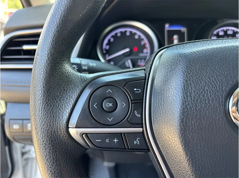 Toyota Camry photo 20