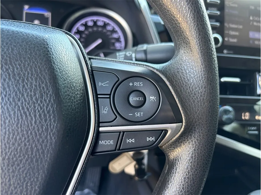 Toyota Camry photo 21