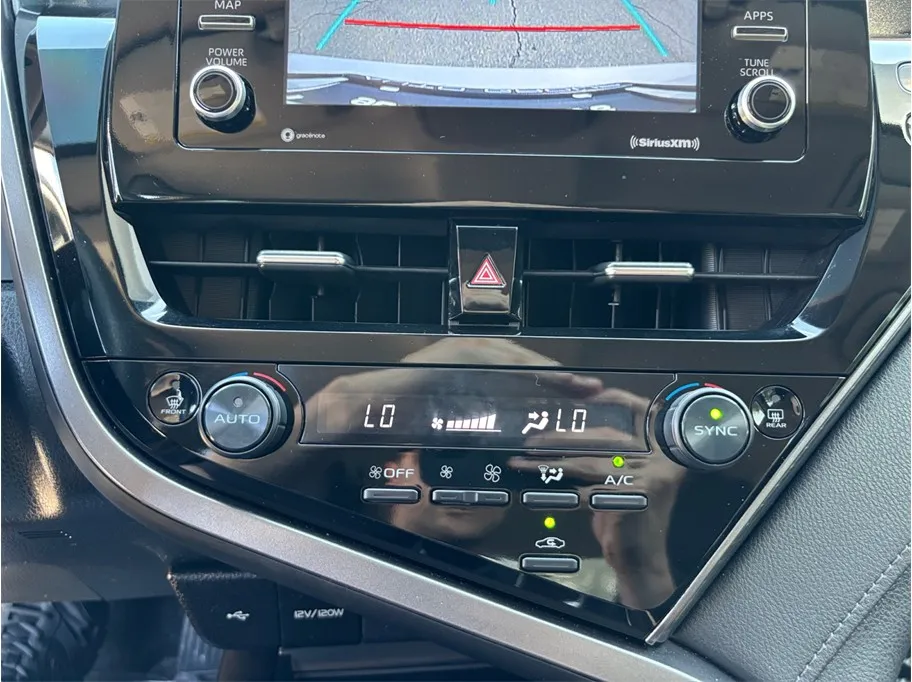 Toyota Camry photo 24