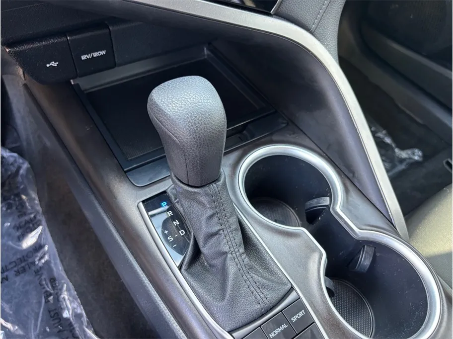 Toyota Camry photo 25