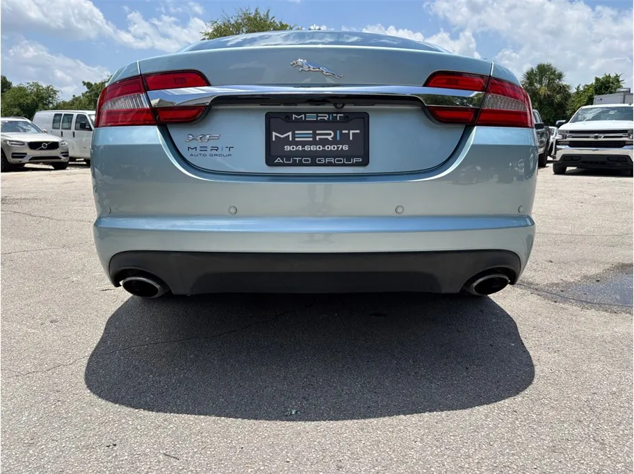 Jaguar XF photo 15