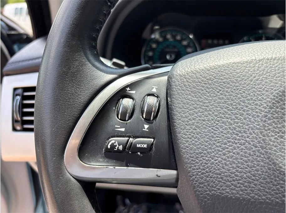Jaguar XF photo 25