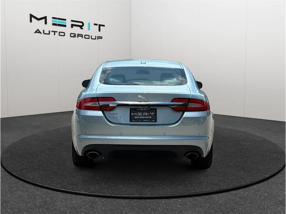 Jaguar XF photo 8