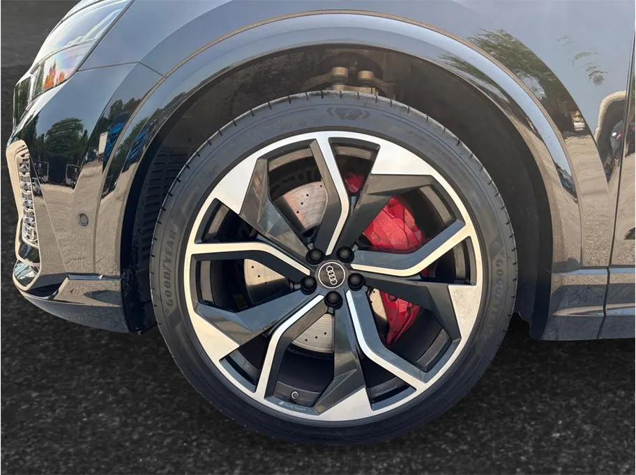 Audi RS Q8 photo 13