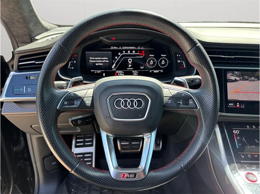 Audi RS Q8 photo 30