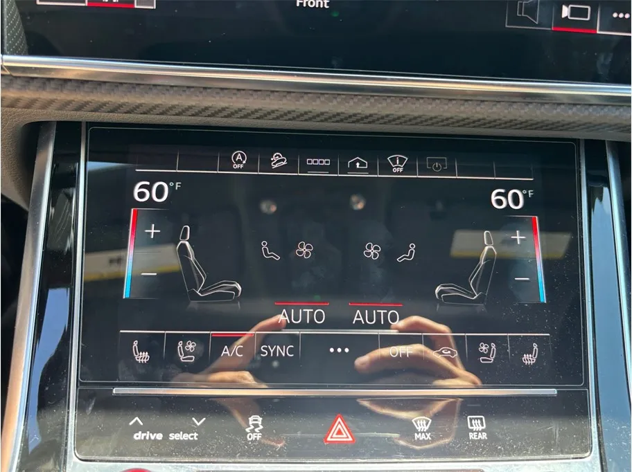 Audi RS Q8 photo 37